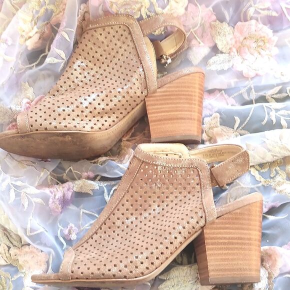 ISOLA Elegant Tan Leather Peep-Toe Heeled Sandals - Picture 4 of 10